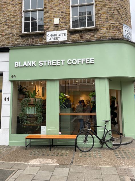 Blank Street Coffee London, Coffee Shops London, London Coffee Shop Aesthetic, Blank Street Coffee, London Cafes, Blank Street, London Coffee Shop, London Shops, Photoshoot London