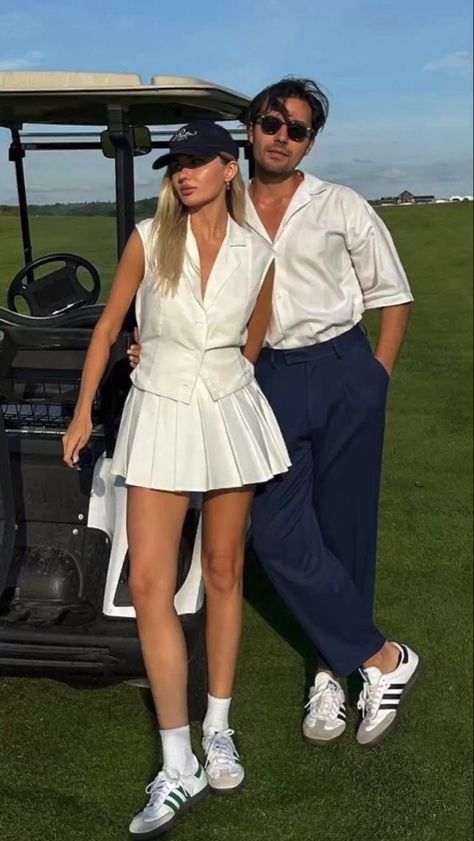 Old Money Matching Outfits Couple, Couple Outfits Matching Classy Summer, Couple Golf Outfits, Old Money Matching Outfits, Matching Golf Outfits Couples, Hamptons Party Outfit, Old Money Couple Outfits, Old Money Sport Outfit, Couple Fashion Matching