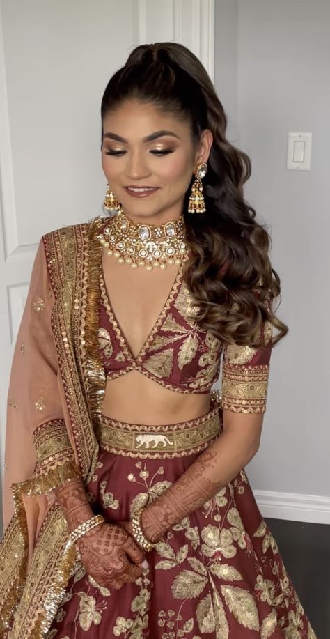 Sabiya Sachi Lehenga, Sabyasachi Blouse, Golden Lehenga, Indian Bridesmaid Dresses, Latest Bridal Lehenga, Indian Outfits Lehenga, Wedding Lehenga Designs, Lehenga Designs Simple, Bridal Lehenga Collection