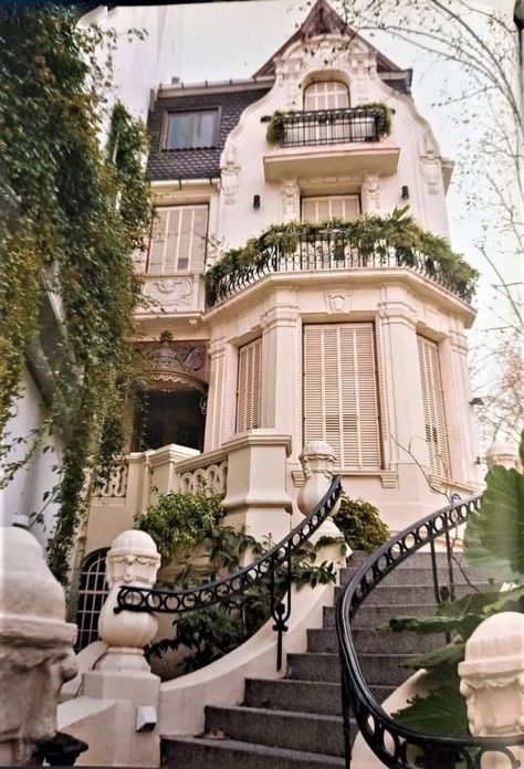 Meditterean House Exterior, Architecture Styles, Architectural Ideas, Apartment Exterior, Interior Livingroom, Victorian Townhouse, Model House Plan, French Architecture, Cute House