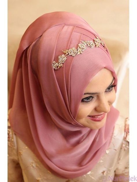 Saree With Hijab, Muslim Wedding Dress Hijab Bride, New Hijab Style, Wedding Hijab Styles, Bridal Hijab Styles, Bride Hijab, Scarf Styling, New Hijab, Hijabi Brides