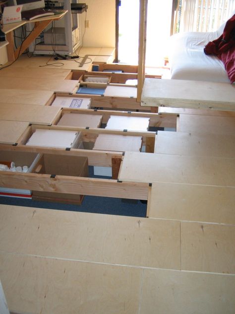 Under floor storage Under Floor Storage, Storage Loft Ideas, Hidden Floor Storage, Japanese Storage Solutions, Underfloor Storage, Storage In Bedroom, Hidden Furniture, Large Families Living, Small House Storage