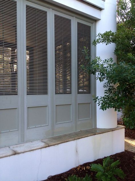 Havens South Designs :: loves a shuttered screen porch Front Porch Shutters, Cane Shutters, Cottage Addition, Farmhouse Porches, Porch Privacy, Shutter Ideas, Tropical Colonial, Bahama Shutters, Diy Exterior