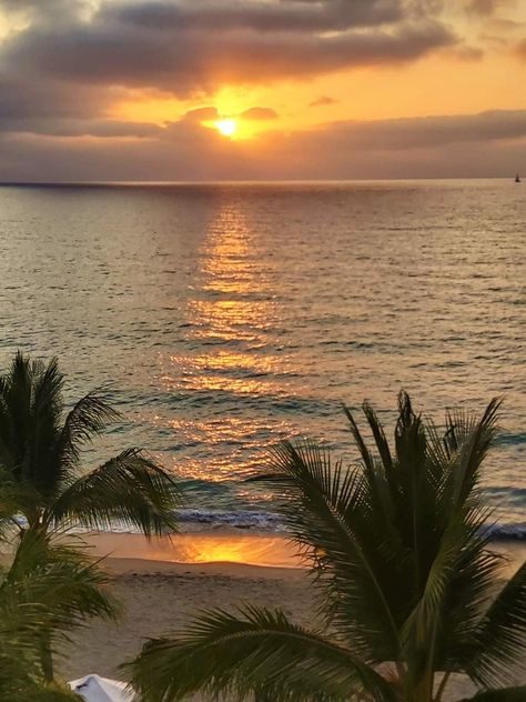 Puerto Vallarta Beach, Traveling Goals, Puerto Vallarta Mexico, Sea Photo, Places Around The World, Beautiful Nature, Stuff To Do, Beach House, Beautiful Places