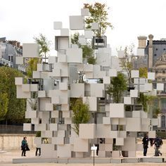 Architect Sou Fujimoto has created an installation in Paris' Jardins des Tuileries composed of suspended metal cubes and plants, for the FIAC art fair. Parisian Art, Sou Fujimoto, Temporary Structures, Jardin Des Tuileries, Kengo Kuma, Japanese Architect, Japanese Architecture, Wow Art, Land Art