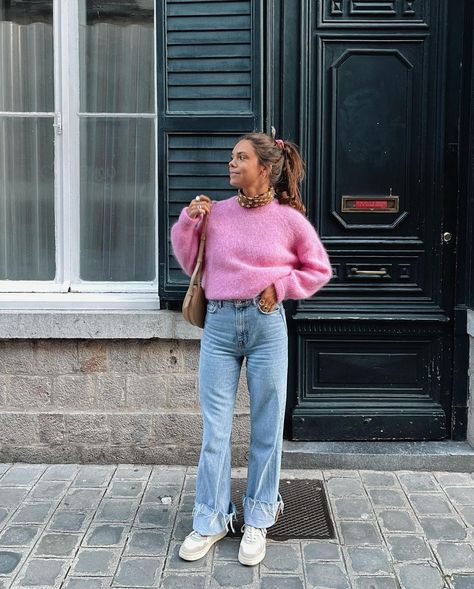 Capucine 🍋 (@capucinerqllrt) | Instagram Rose Sweater Outfit, Pink Knit Sweater Outfit, Pink Sweater Outfit Winter, Venus Pisces, Winter Outfits Pink, Prepster Style, Arizona Outfits, Pink Sweater Outfit, Korean Winter Outfits