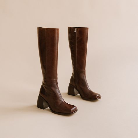 Women High heel boots with square toe in brown aged leather | Jonak Vintage Brown Knee High Boots, Square Toe Boots Brown, Pointed Boots Outfit, Tall Brown Boots Outfit, Brown Knee High Boots Outfit, Vietnam Tailor, Brown Square Toe Boots, Paris Vibe, Brown Vintage Boots