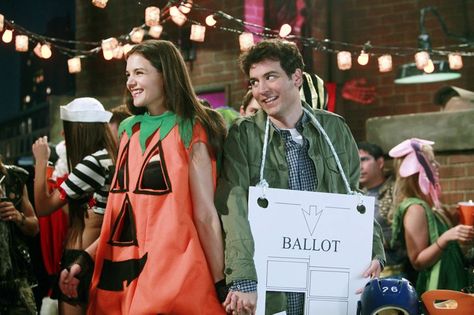 Costume Closet, How Met Your Mother, Halloween Parejas, Halloween Episodes, Ted Mosby, Halloween Spooktacular, Cute Couple Halloween Costumes, Hallowen Costume, Pumpkin Costume