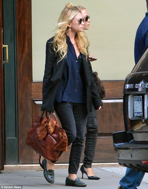 Ashley Olsen, Olsen Twins, Olsen Fashion, The Olsen Twins, Olsen Twins Style, Celebrity Fashion Outfits, Fall Jeans, Kim Kardashian Red Carpet, Couture Week