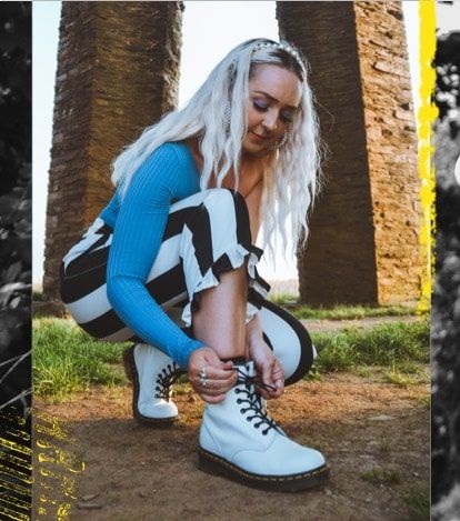 How To Style White Dr. Martens Boots | Dr. Martens Style White Dr Martens, White Dr Martens Boots Outfit, Dr Martens White Boots Outfit, Outfits With White Doc Martens, How To Style White Doc Martens, White Dr Martens Outfit, Doc Martens Boots Outfit, White Doc Martens Outfit, White Dr Martens