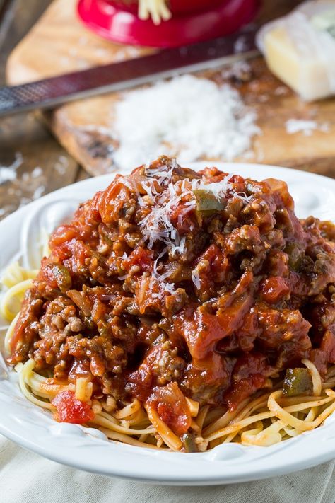 Southern Sausage Spaghetti Sauce - Spicy Southern Kitchen Southern Spaghetti, Ground Beef And Italian Sausage, Ground Beef And Sausage, Italian Sausage Spaghetti, Italian Sausage Recipes Pasta, Best Spaghetti Recipe, Recipe With Ground Beef, Spaghetti With Ground Beef, Braised Chicken Breast