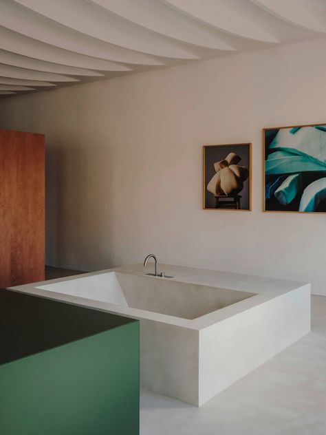 Industrial Studio, Multigenerational Living, Space Art Gallery, Marble Tub, Galleries Architecture, Santa Cole, Mexico Hotels, Steel Columns, Australian Architecture