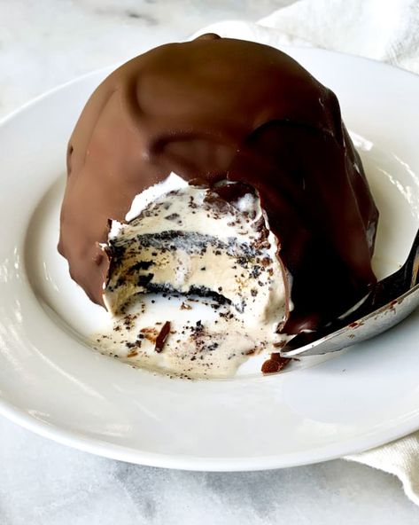 Tartufo Recipe, Chocolate Wafer Cookies, Impressive Desserts, Wafer Cookies, Cream Desserts, Chocolate Dessert, Ice Cream Desserts, Italian Desserts, Homemade Ice Cream