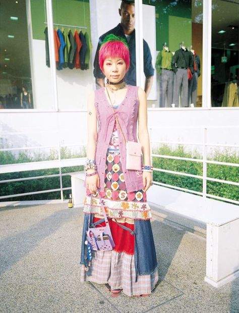 Japanese Fashion Colorful, Japanese Colorful Fashion, Harajuku Fashion Street 90s, 90s Harajuku, Fruits Magazine, Japanese Magazine, Little Outfits, Japanese Street Fashion, Cool Fits