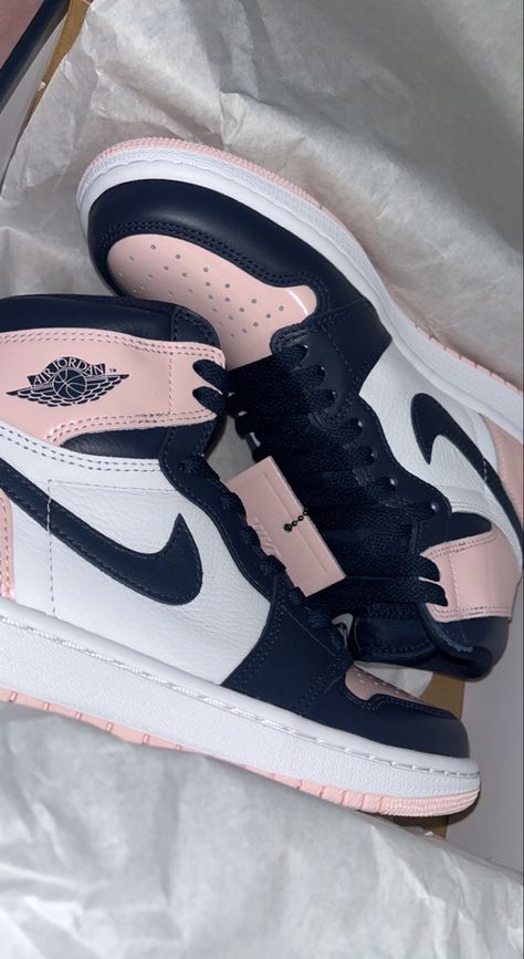 Pink Jordans, Nike Shoes Girls, Cute Nike Shoes, Cute Nikes, Nike Shoes Women, Swag Shoes, Nike Outfits, Shoe Lover, Nike Air Force Sneaker