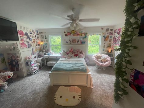 Neat Aesthetic Room, Rooms In Anime, Dr Room Ideas, Girly Anime Room, Sanrio Themed Bedroom, Cute Room Anime, Anime Rooms Bedrooms, Calm Room Ideas Bedrooms, Room Ideas Sanrio