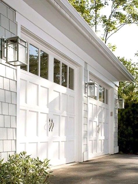 Modern Transitional Garage Door, Garage Facade, White Garage Doors, Carport Modern, Garage Door Colors, White Garage, Single Garage Door, Garage Designs, Garage Door Windows