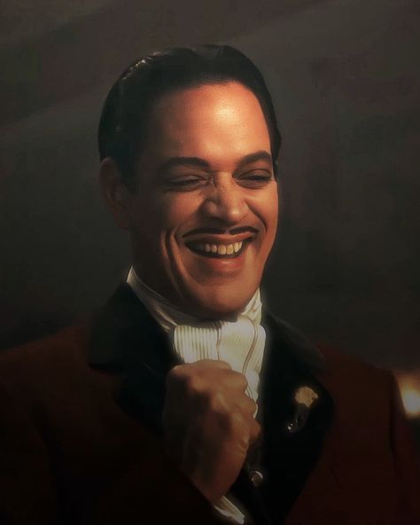 Gomez Addams in “Addams Family Values” Gomez Addams Raul Julia, Gomez Addams Fanart, Addams Family Tv Show, Raul Julia, Morticia And Gomez Addams, Addams Family Movie, Gomez And Morticia, Gomez Addams, Mustache Men