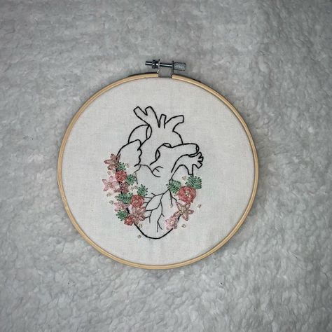 Anatomical Heart Embroidery, Floral Anatomical Heart, Embroidery Hearts, Flower Outline, Anatomical Heart, Embroidery On Clothes, Human Heart, Hand Embroidery Art, Flower Heart