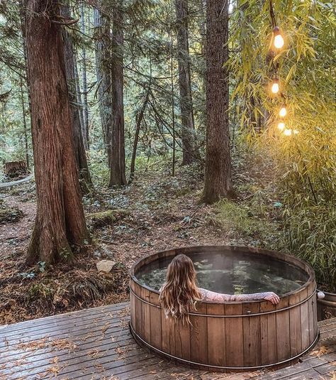 Whirpool Outdoor, Black Hearth, Magical Mountain, Bed Back Design, Cabin Hot Tub, Cabin Aesthetic, Forest Cottage, Cabin In The Mountains, Forest Cabin