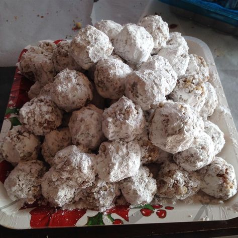 Date Balls Rice Krispies Recipe, Date Balls, Date Cookies, Crescent Recipes, Rice Cereal, Balls Recipe, Cooking Area, Cookie Desserts, Pecans