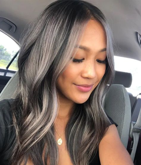 'Gray Blending' Is the Gorgeous New Way to Transition Your Hair | Glamour Grey Hair With Black, Blend Grey Hair, Brown Hair Pictures, Grey Hair Transformation, Grey Hair Inspiration, Natural Gray Hair, Transition To Gray Hair, Ash Blonde Hair, Blending Gray Hair