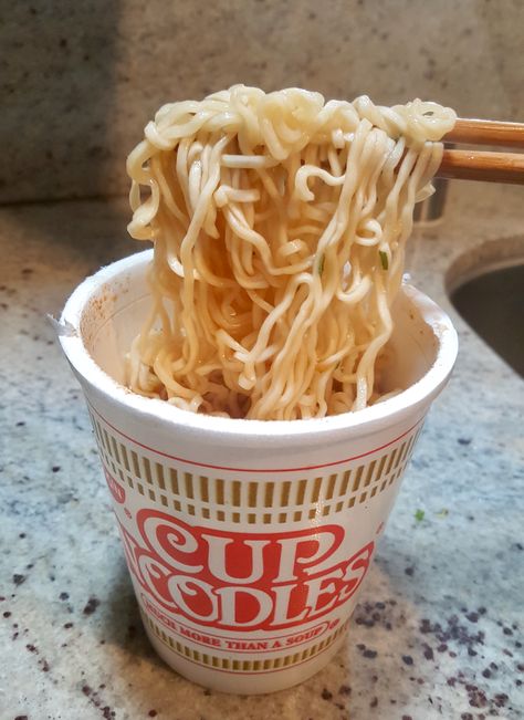 Nissin Cup Noodles Aesthetic, Ramen Cup Noodles Aesthetic, Cup Noodles Aesthetic, Ramen Cup Noodles, Vegetarian Aesthetic, Cup Of Noodles, Ramen Cup, Cup Ramen, Instant Ramen