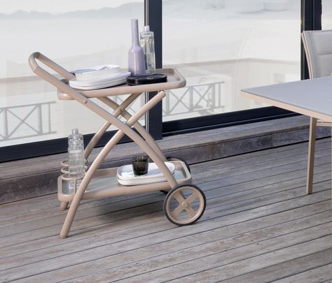 Touch Tea Cart by Talenti - Home Decorating Trends - Homedit Garden Trolley, Bar Cart Design, Modern Bar Cart, Tea Trolley, Tea Cart, Online Interior Design Services, Italian Garden, Outdoor Armchair, Living Room And Dining Room