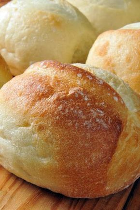 French Bread Rolls ~ Very easy to make and so tasty! even for someone who is a bread novice. French Bread Rolls, Bread Rolls Recipe, Biscuit Rolls, Best Bread Recipe, Bread Bun, Bread Machine Recipes, Crumpets, Delicious Bread, Easy Bread