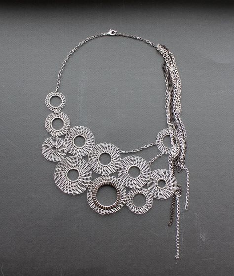 MONACO+Silver++Wire+Crocheted+Statement+Bib+Necklace/+by+Ksemi Crochet Metal, Crochet Bib, Unusual Necklace, Knit Jewelry, Bijoux Fil Aluminium, Statement Bib Necklace, Art Wire, Statement Collar Necklace, Beads Pattern