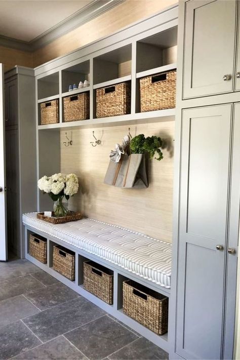 mudroom ideas - farmhouse mudroom ideas and country style entryway mud rooms (love the mudroom paint colors!) Mudroom Paint, Mudroom Ideas Diy, Mudroom Paint Color, Vstupná Hala, Farmhouse Mudroom, Mudroom Storage, Storage Cubbies, Diy Mudroom, Mudroom Entryway