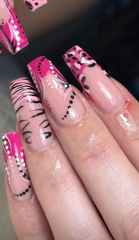 Long coffin nails pink french y2k aesthetic zebra print animal print Edgy Pink Nails, Fall Y2k Nails, Y2k Nails Aesthetic, Pink Zebra Print Nails, Aesthetic Y2k Nails, Zebra Print Nails Designs, Animal Print Uñas, Emo Y2k Nails, Pink Animal Print Nails