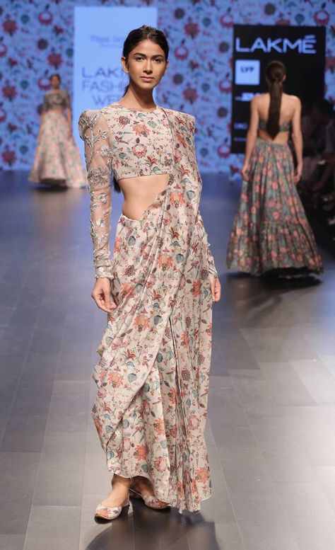 Lakme Fashion Week Spring Summer 2016 (Album) Sari Dress Modern, Indian Wedding Dress Modern, Modern Sarees, Netted Blouse Designs, Floral Print Sarees, Modern Saree, Payal Singhal, Salwar Designs, Print Saree