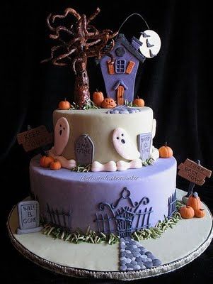 cute halloween cake. Mickey Mouse Torte, Haunted House Cake, Halloween Torte, Pasteles Halloween, Torte Creative, Bolo Halloween, Postres Halloween, Unique Cakes Designs, Dessert Halloween