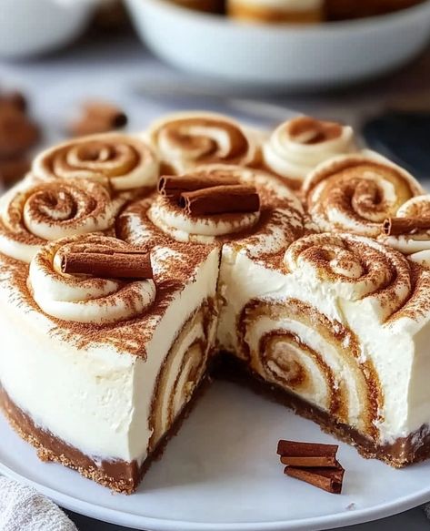 Cinnamon Roll Cheesecake - recipesbyava.com Cinnamon Crunch Cheesecake, Cinnamon Rolls Cheesecake, Cinnamon Roll Honey Bun Cheesecake, Cinnamon Roll Cheesecake Recipes, Cinnamon Bun Cheesecake, Roll Cheesecake, Lush Cake, Cinnamon Cheesecake, Cinnamon Roll Cheesecake