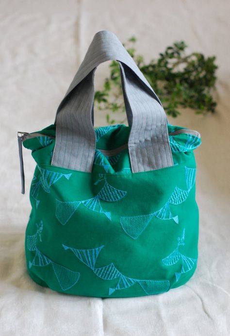 echino Zipper Top Sub Bag - PDF Pattern Kokka Fabric, Purse Sewing Patterns, Japanese Bag, Sewing Tutorials Free, Sewing Purses, Diy Handbag, Craft Sewing, Lightweight Bag, Eco Bag