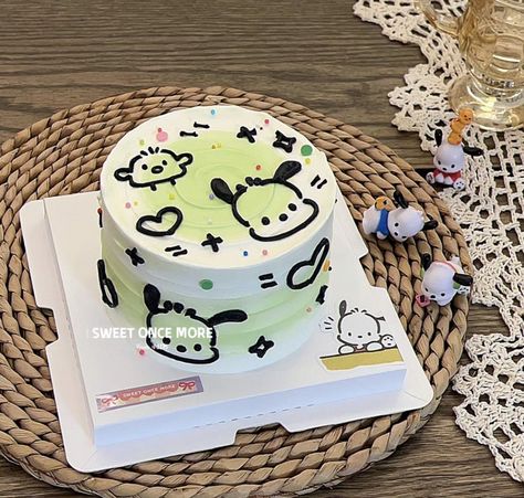 Sanrio Cake, Bolo Vintage, Funny Birthday Cakes, Mini Cakes Birthday, Cute Baking, Hello Kitty Cake, Cute Snacks, Simple Birthday Cake, Pretty Birthday Cakes