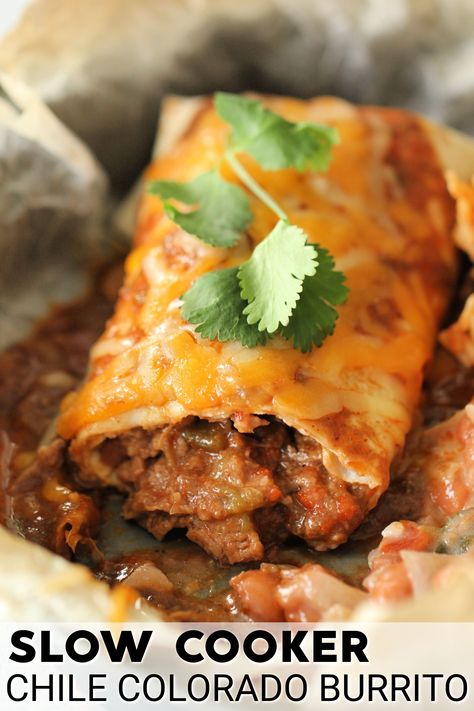 Beef, enchilada sauce, chiles, and spices get dumped together in the slow cooker to make an amazing dish the whole family will love - it's easy and full of flavor! Chili Burrito Recipe, Mexican Red Chili, Taco Salad Casserole Recipe, Slow Cooker Chile, Colorado Beef, Chili Colorado, Beef Burritos, Chile Colorado, Burrito Recipe