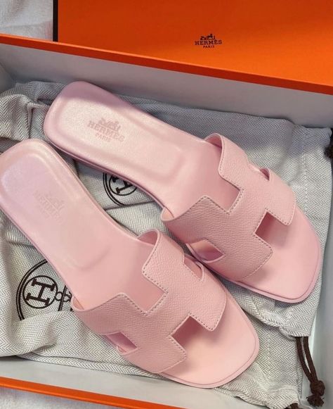 Hermes Slippers, Pretty Sandals, Dr Shoes, Pretty Shoes Sneakers, Shoes Heels Classy, Classy Shoes, Hermes Shoes, Fancy Shoes, Girly Shoes