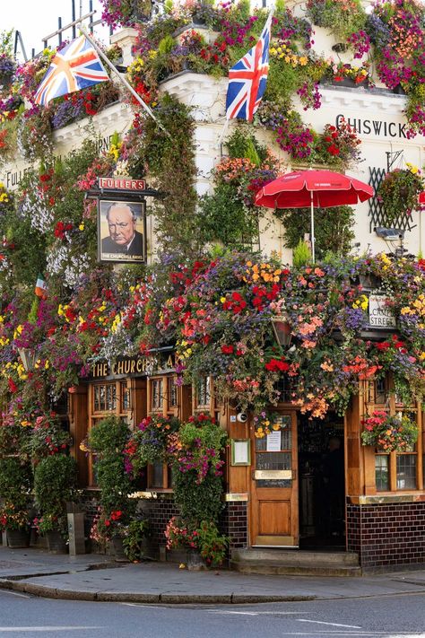 The best views in London | CN Traveller Best Places In London, Places In London, Hayward Gallery, Walks In London, London Baby, London Aesthetic, London Summer, Hanging Vines, Stone Arch