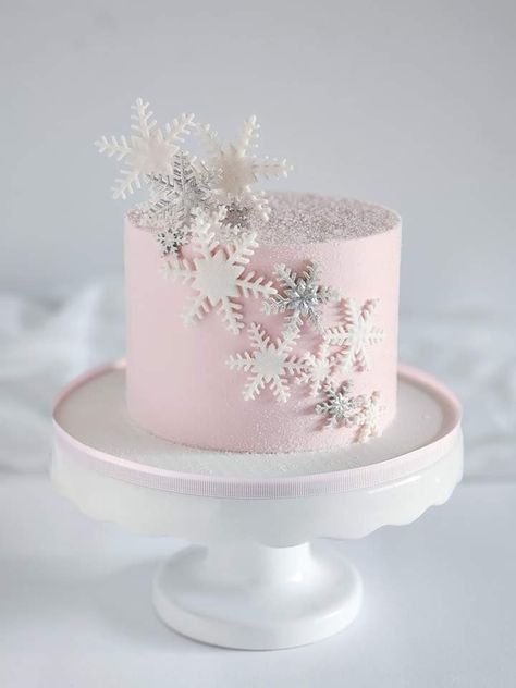 Pink Winter Onederland Cake, Snow Themed Cake, Winter Wonderland Smash Cake Girl, Winter Snowflake Cake, Christmas Themed Cakes Winter Wonderland, Snowflake Cake Ideas, Winter Onederland Cake Ideas, Pink Winter Cake, Winter Onederland Cake Girl