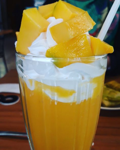 Mango Thai, Juice Bar Design, Thai Mango, Drinks Packaging, Ice Cup, Mango Juice, Food Vids, Juice Bar, Beverage Packaging