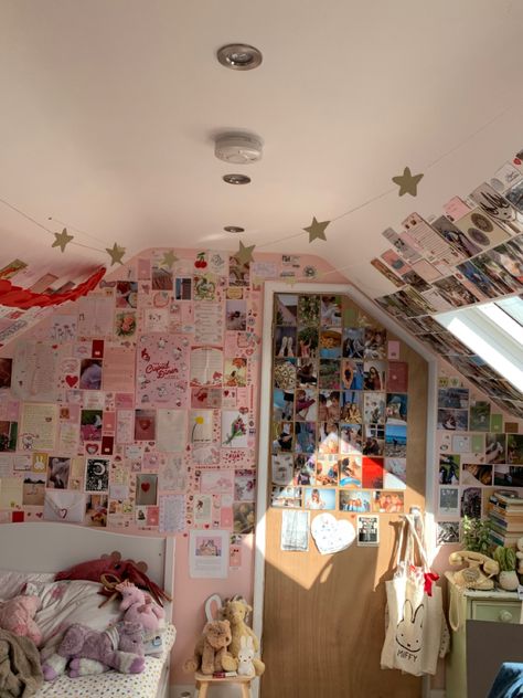 Manor Room, Star Bunting, Pretty Bedroom, Pretty Room, Room Redo, House Room, Dream Room, Room Inspo, Bunting