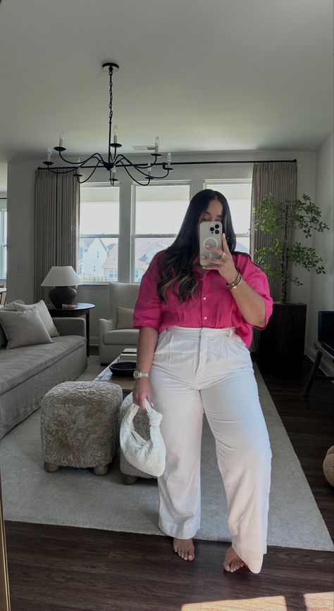 The perfect linen pants! Plus Size Ootd Ideas, Outfit Inspo Curvy Casual, Mid Size Fashion Colorful, Curvy Pants Outfit, Plus Size White Pants Outfit, Plus Size Simple Outfits, Outfit Curvy Elegante, Linen Pants Outfit Plus Size, Plus Size Linen Pants Outfit