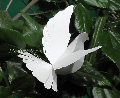 DIY paper dove with a printable template | Mashustic.com Paper Birds Diy, Paper Angels, Recuerdos Primera Comunion Ideas, Paper Mobile, Paper Angel, Paper Bird, Paper Christmas Decorations, Paper Flower Crafts, Paper Birds