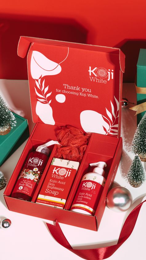 ✨🌟 Say goodbye to dullness and hello to a stunning holiday glow! ❄️✨ Grab your mistle-"glow" today and let your skin shine like a star on Christmas morning! 🌟🎅🏻 #christmas #skincare #christmasgift Skincare Christmas Photography, Christmas Skincare, Holiday Skincare, Red Bath, Winter Skin Care Routine, Skin Shine, Winter Skin Care, Gift Sets For Women, Photography Styling