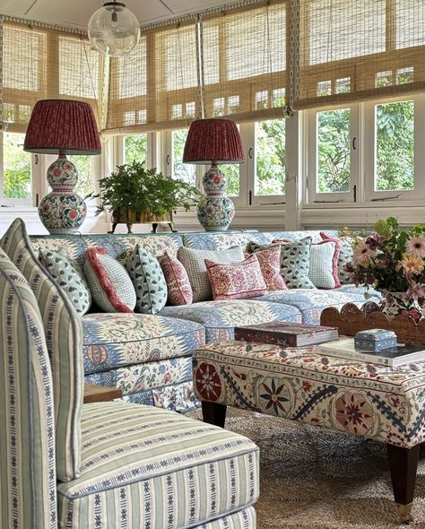 Chauncey Boothby Interiors, Southern Living Rooms, English Cottage Interiors, Cottagecore Home, Front Rooms, Sunrooms, Living Room Design Decor, Tiny House Cabin, English Country House