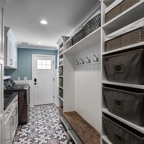 Mud Room Laundry Room Combo, Organization Laundry Room, Contemporary Laundry Room, Narrow Laundry Room, Organization Laundry, Garage Mudroom, Laundry Room/mudroom, Custom Laundry Room, Laundry Room/mud Room