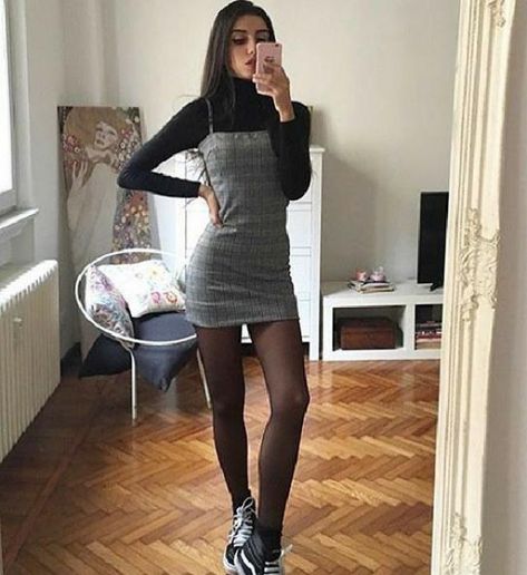 Check this out, I just found something fun! York Outfits, Fabulous Outfits, Trendy Outfits Winter, Teenage Girl Outfit, Teenage Fashion, School Style, Aesthetic Style, Outfit Trends, Teenager Outfits