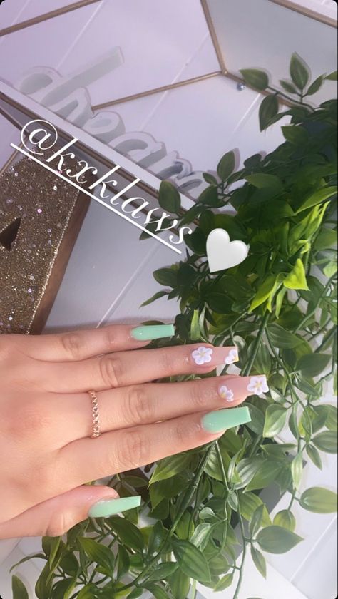 White And Mint Nails, Birthday Nails For March, White And Mint Green Nails, Medium Length Nails Acrylic Coffin Summer, Green Nails Medium Length, Medium Green Nails, Nails Acrylic Mint Green, Spring Acrylic Nails Square Medium, Graduated Ideas